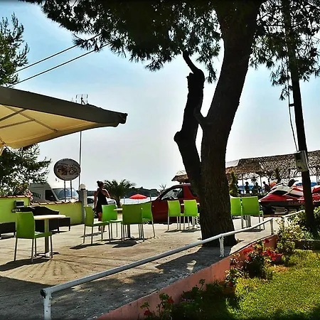 Chrissi Ammoudia Apartament *